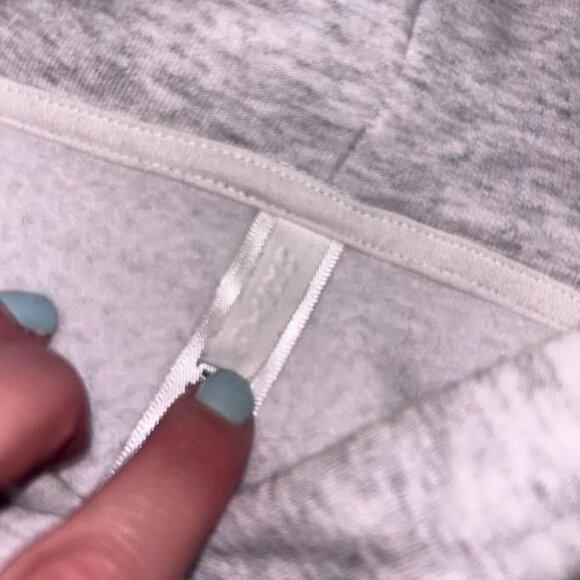 SKIMS Sweatsuit Set - Picture 8 of 8